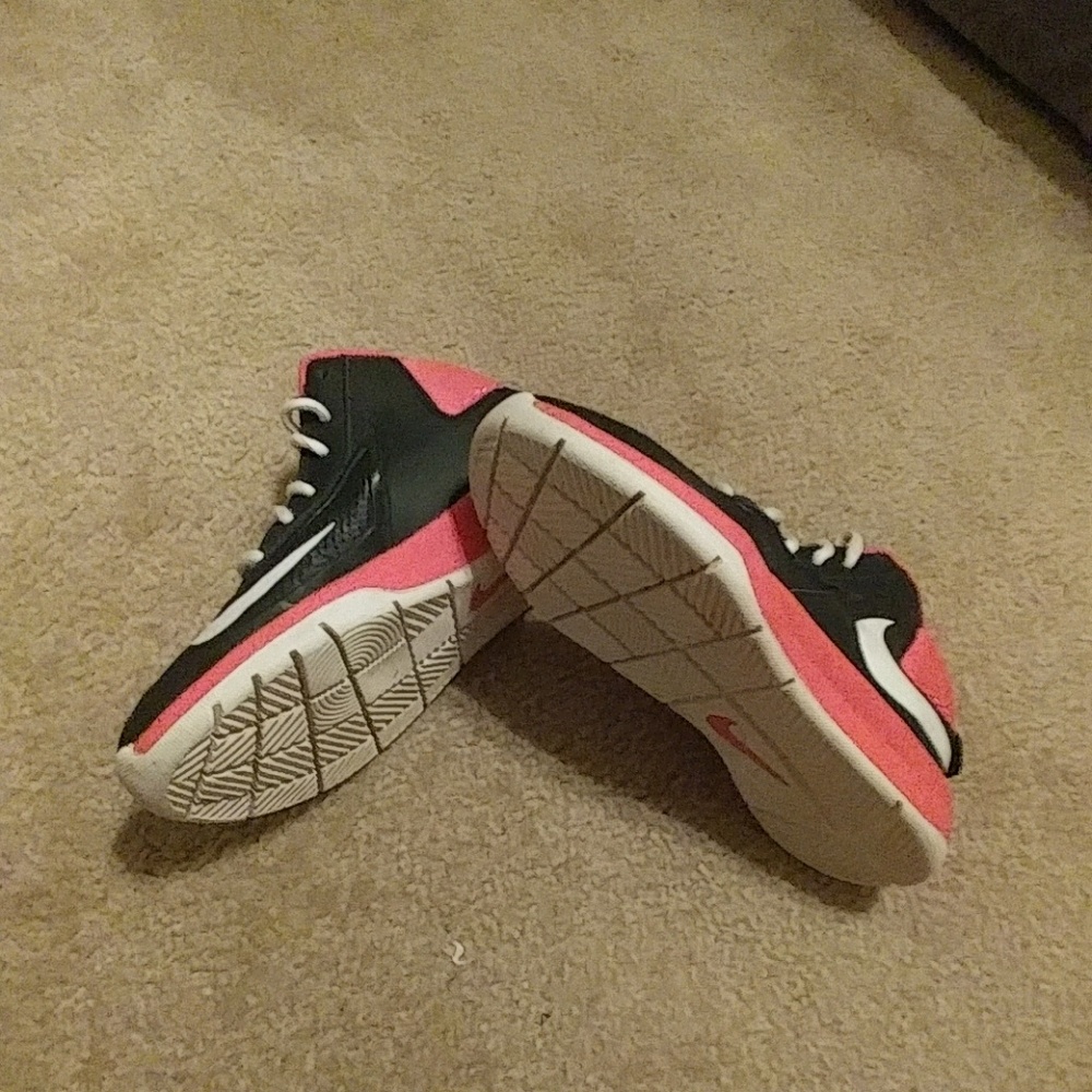 Shoes - Picture 4 of 4